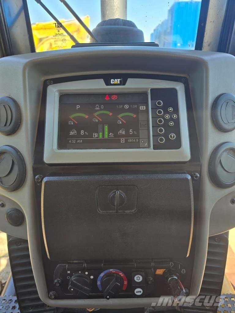 CAT D 6 N LGP Верижни булдозери
