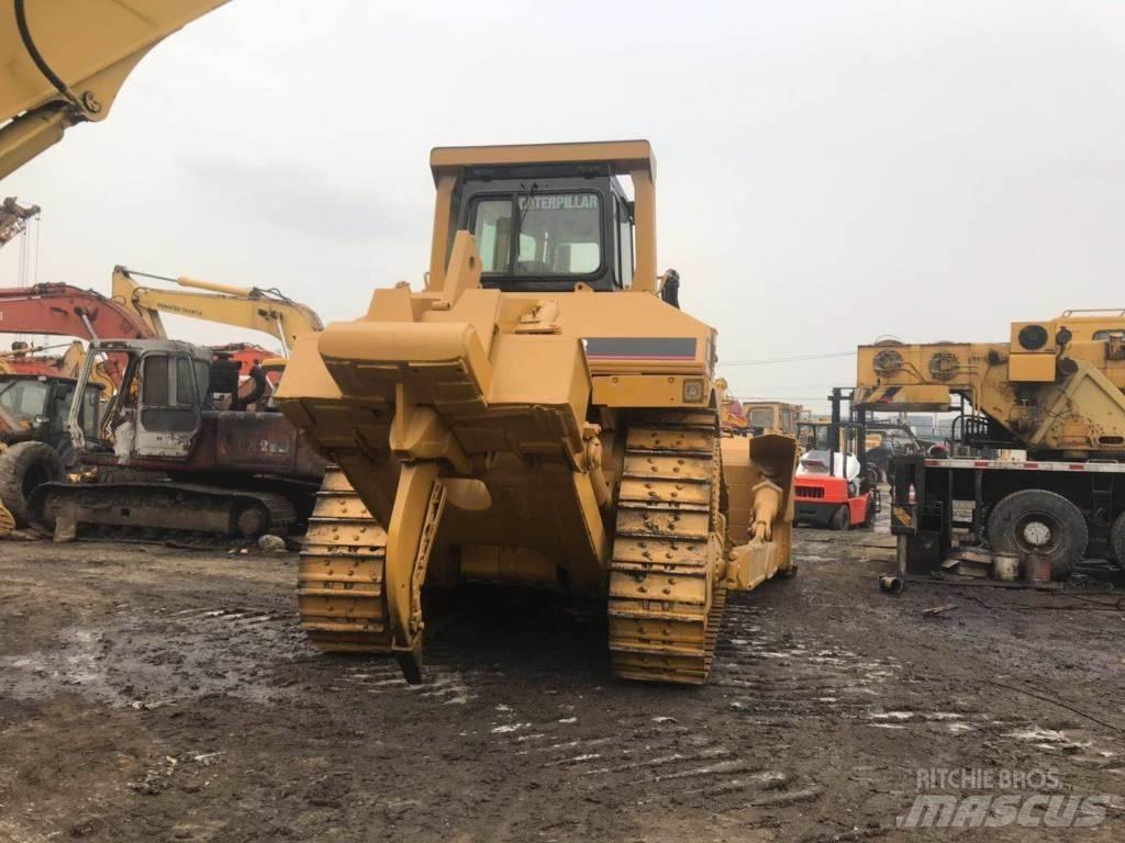 CAT D8N Верижни булдозери
