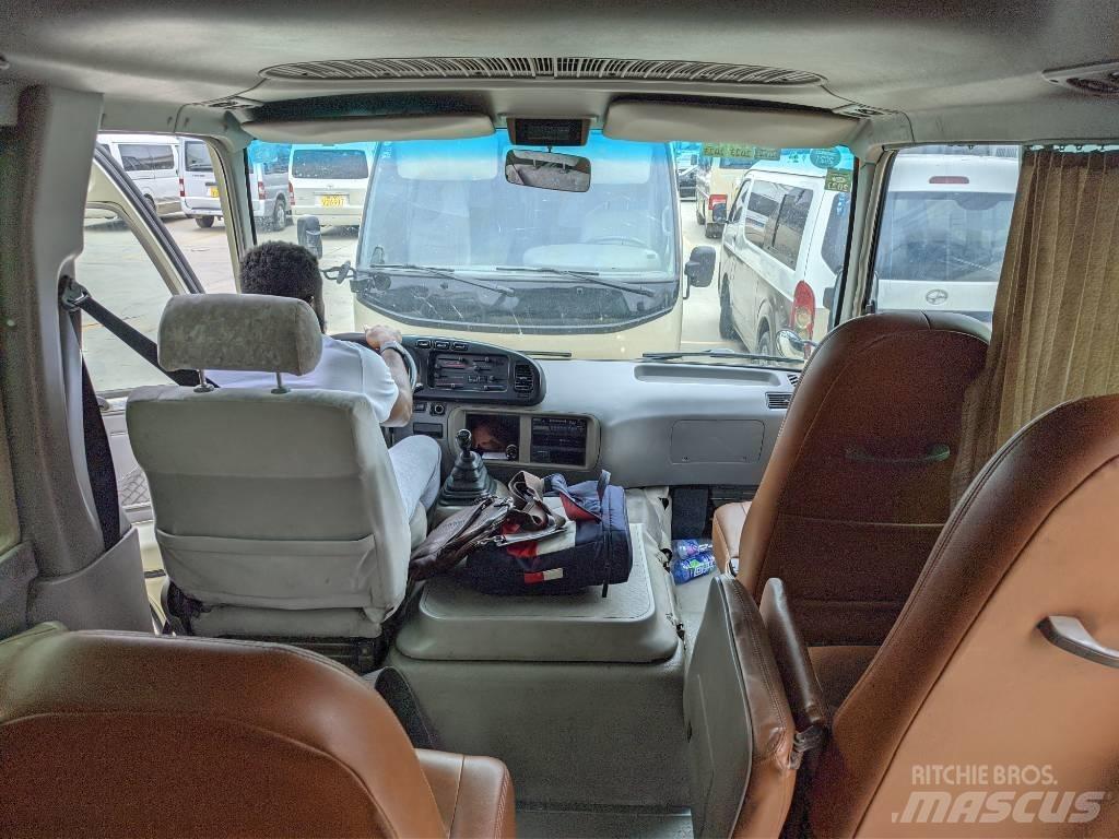 Toyota Coaster Bus Мини бусове