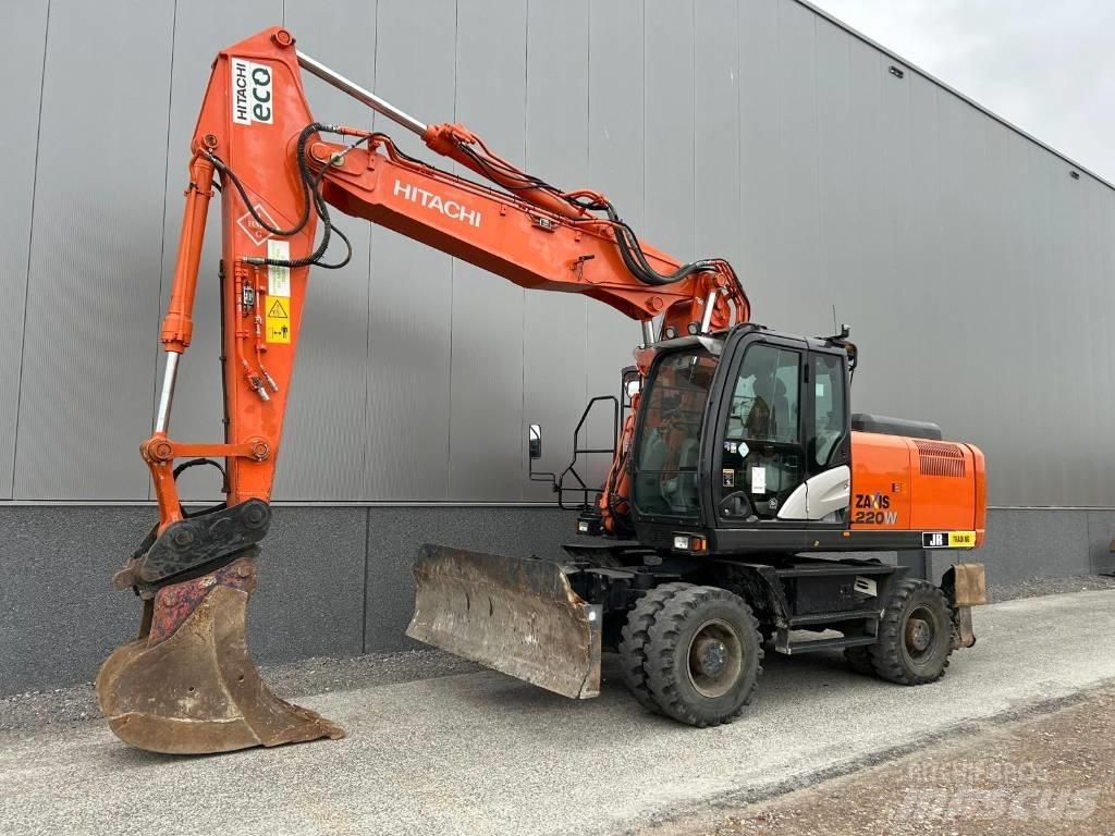 Hitachi ZX220W-5B Колесни екскаватори