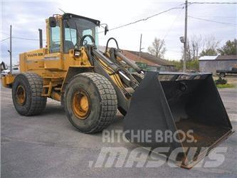 Volvo BM L120B Колесни товарачи