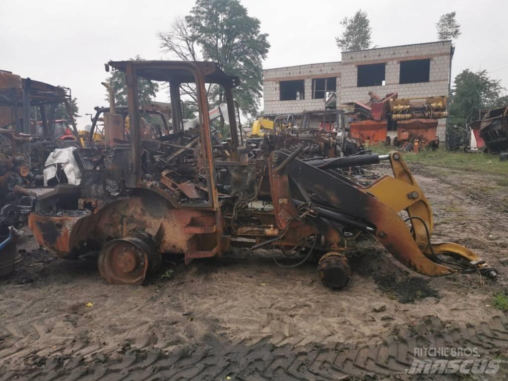 CAT 908H 2011r Колесни товарачи