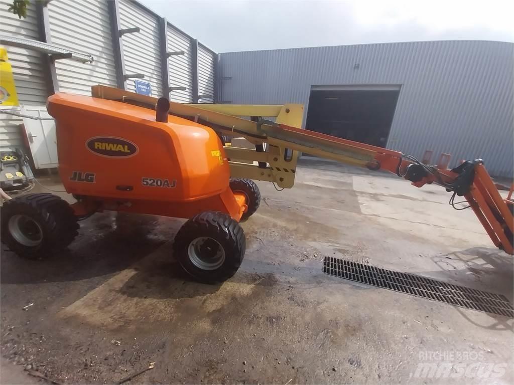 JLG 520AJ Съчленени стрелови подемници