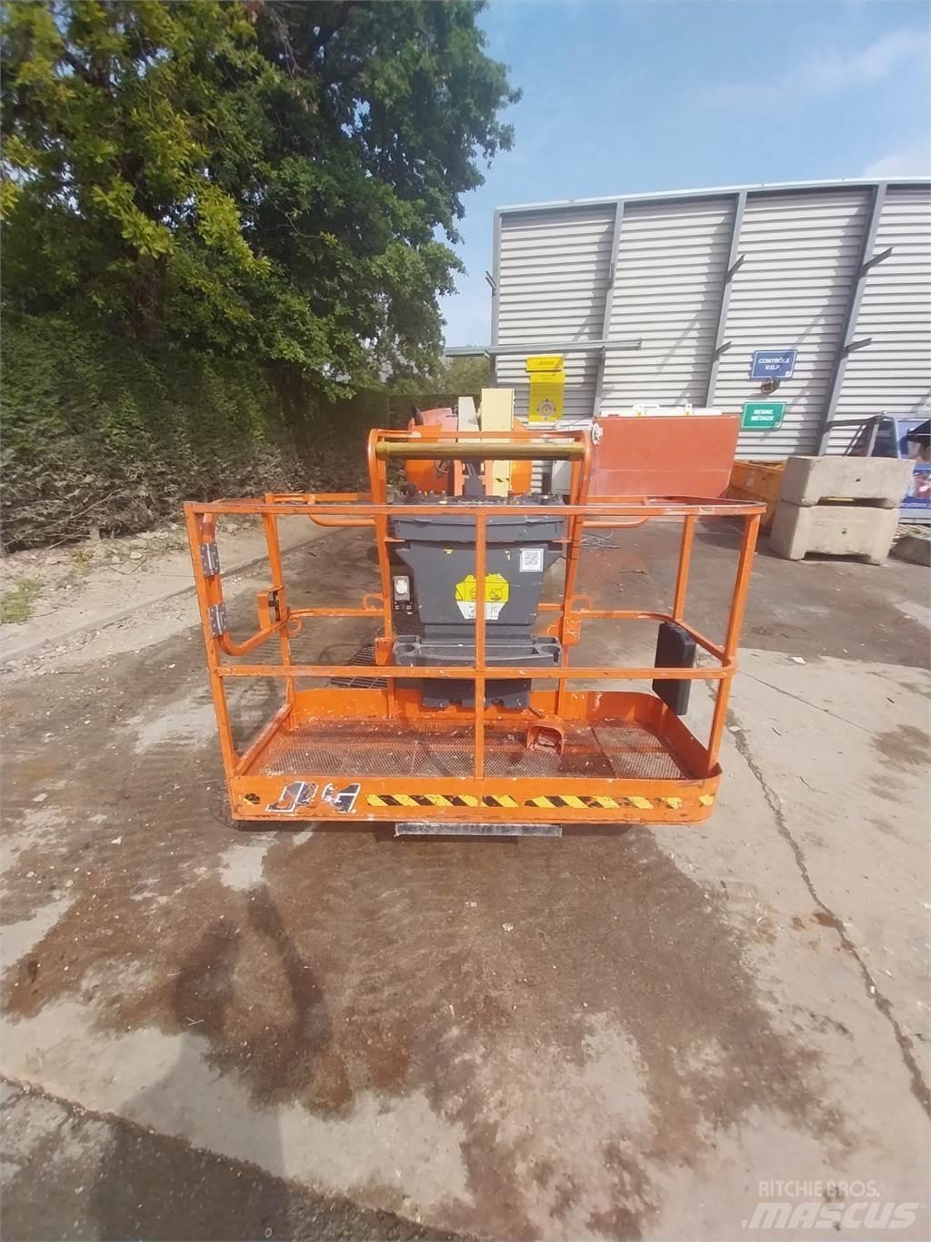 JLG 520AJ Съчленени стрелови подемници