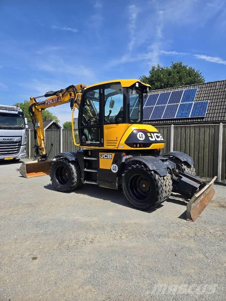 JCB 110 W Колесни екскаватори