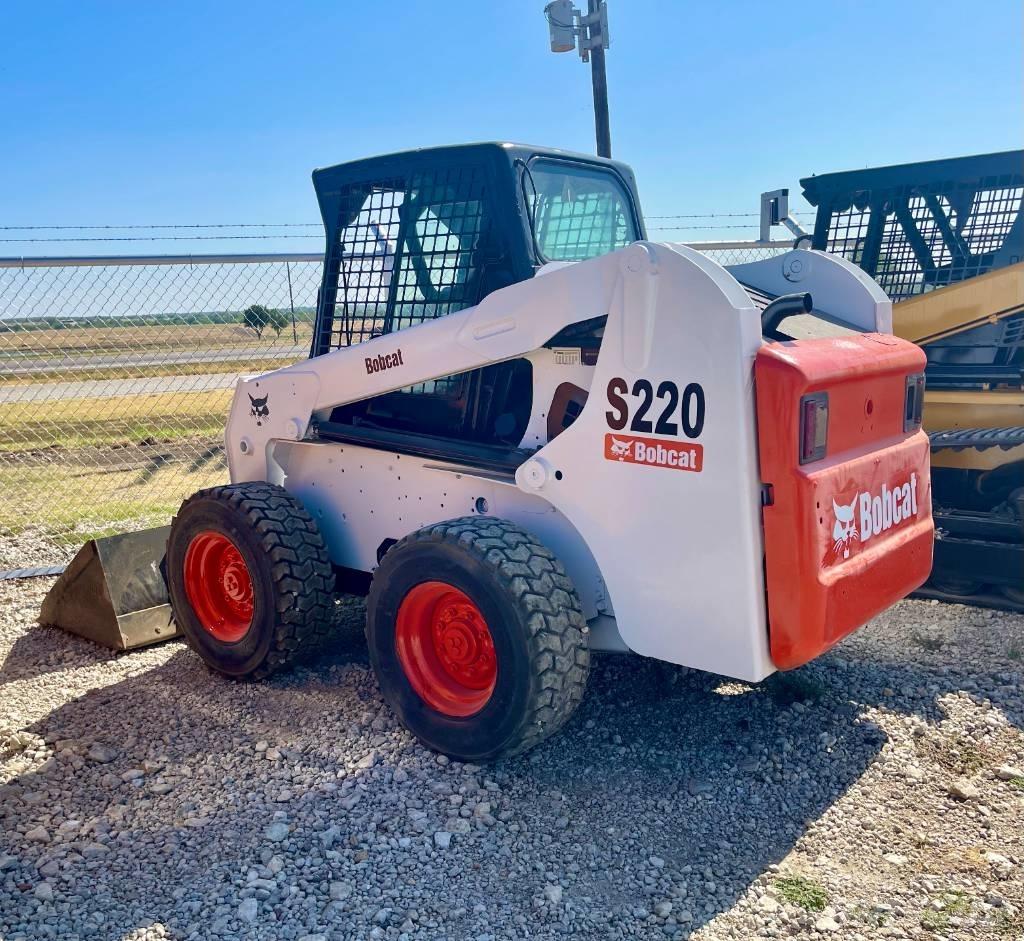 Bobcat S 220 Мини товарачи
