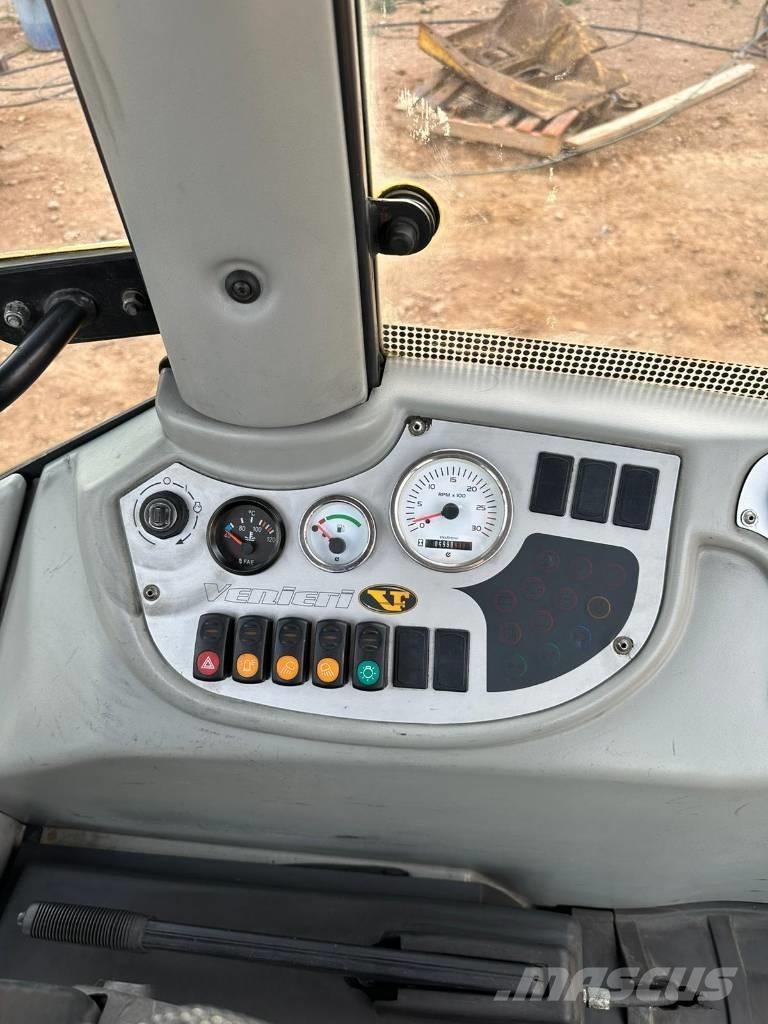  VF VENIERI 823E Товарач със заден ексватор