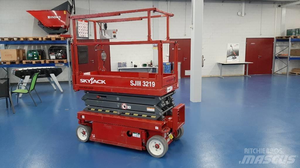 SkyJack SJIII 3219 Ножични работни платформи