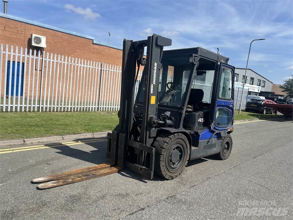 Doosan D45SC-5 Дизелови камиони