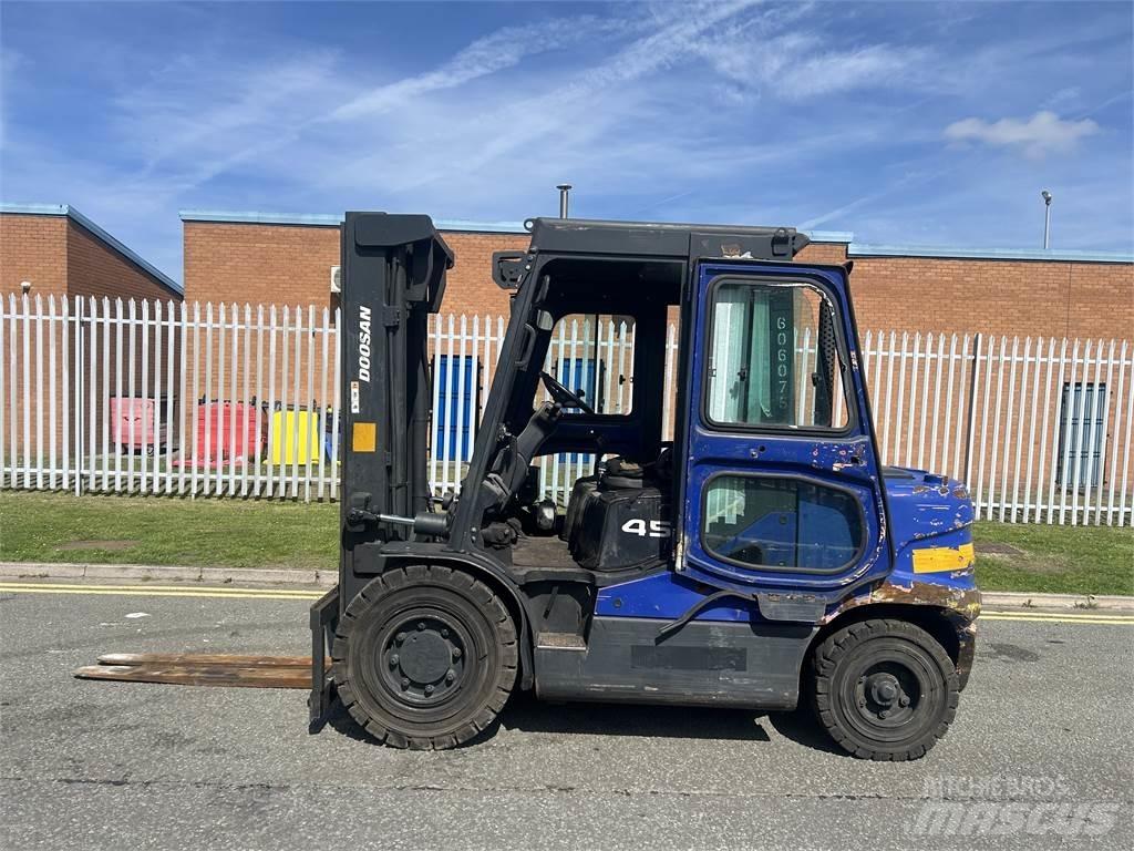 Doosan D45SC-5 Дизелови камиони