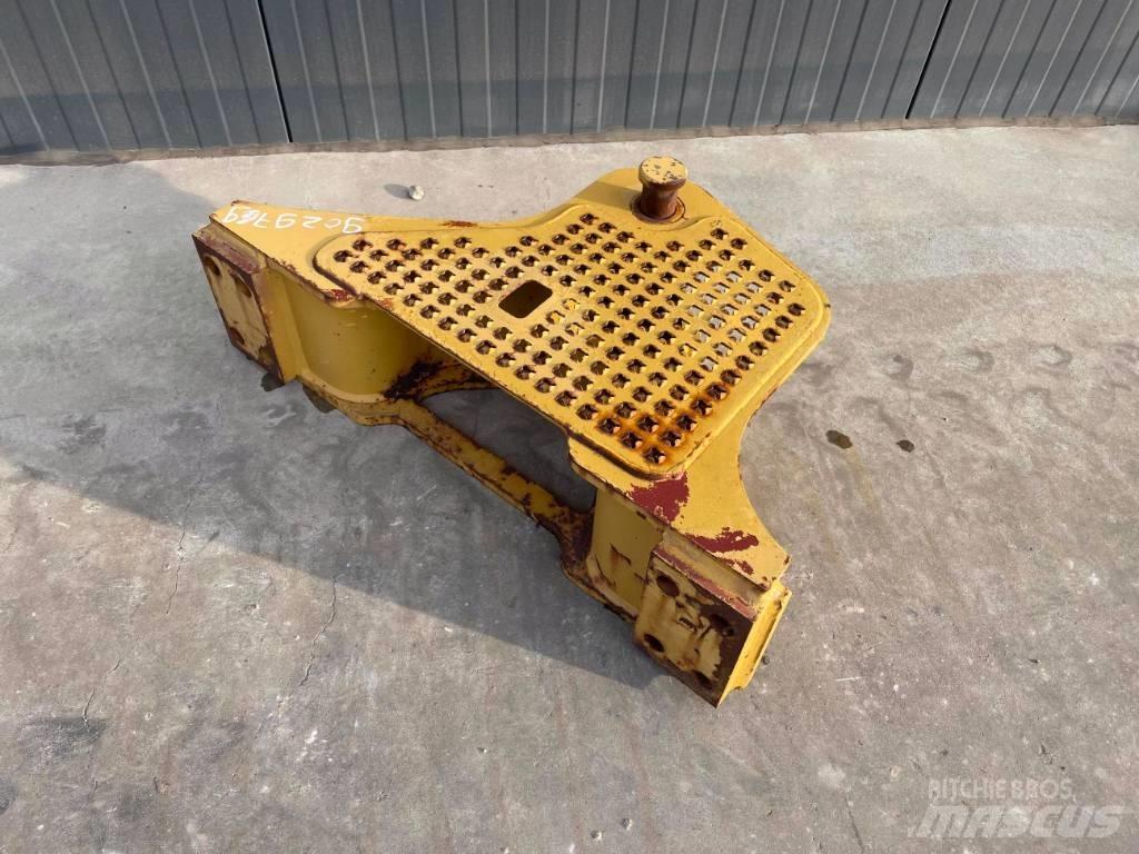 CAT D6K Zugtraverse Други компоненти