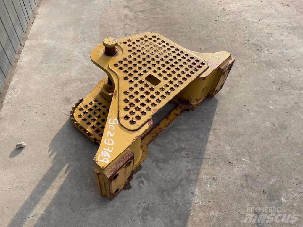 CAT D6K Zugtraverse Други компоненти