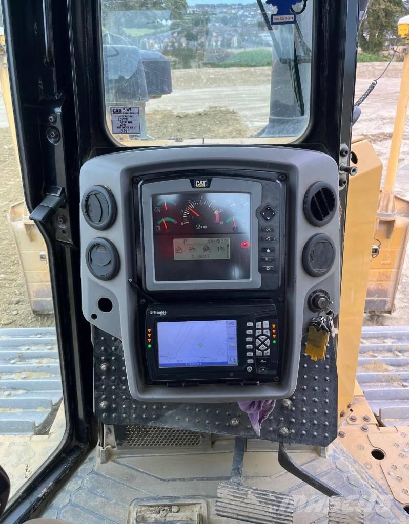 CAT D 6 T LGP Верижни булдозери
