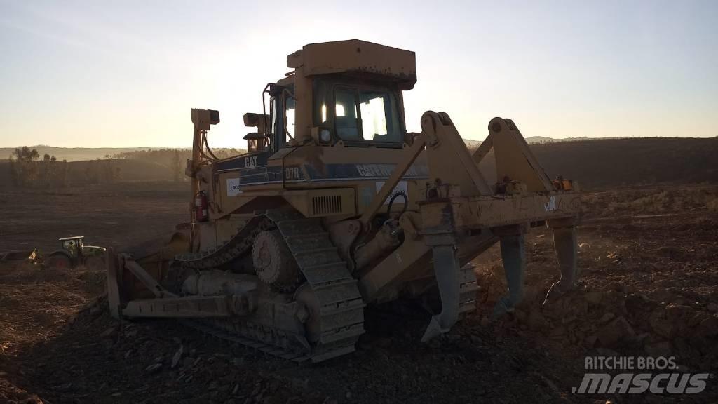 CAT D 7 R Верижни булдозери
