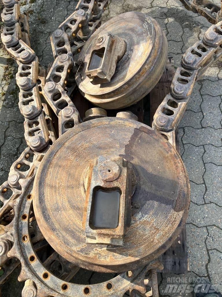 Komatsu 240 Верижен екскаватор