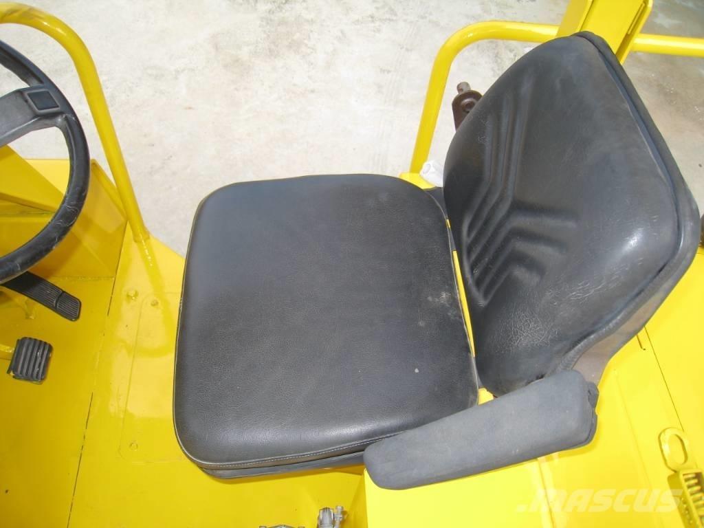 Sakai TZ 701 Пневматични гумени  ролки
