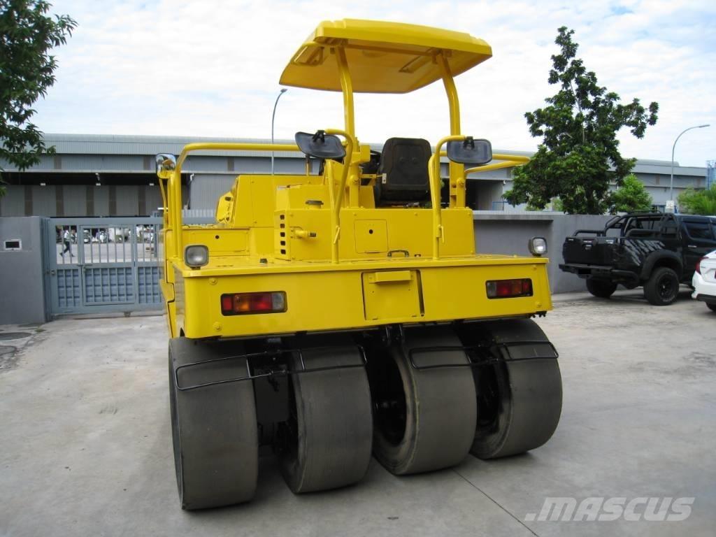 Sakai TZ 701 Пневматични гумени  ролки
