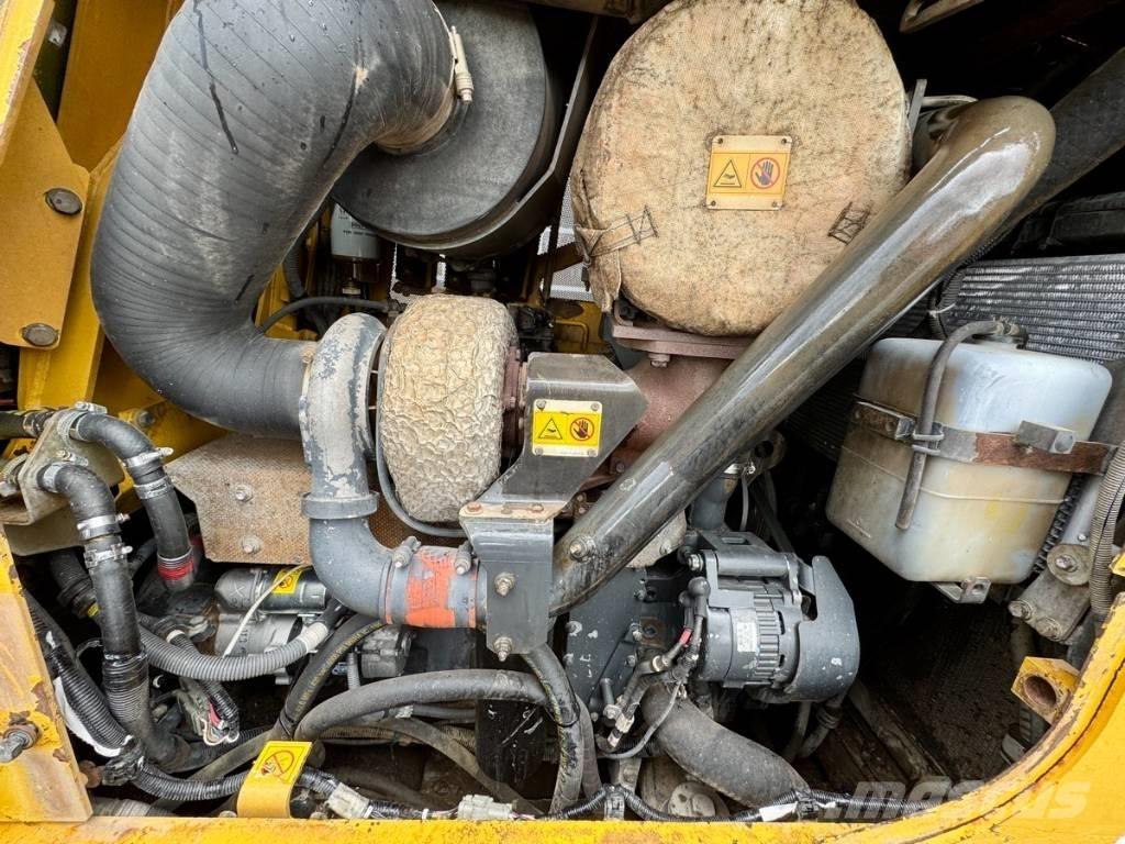 Komatsu D 65 WX-16 Верижни булдозери
