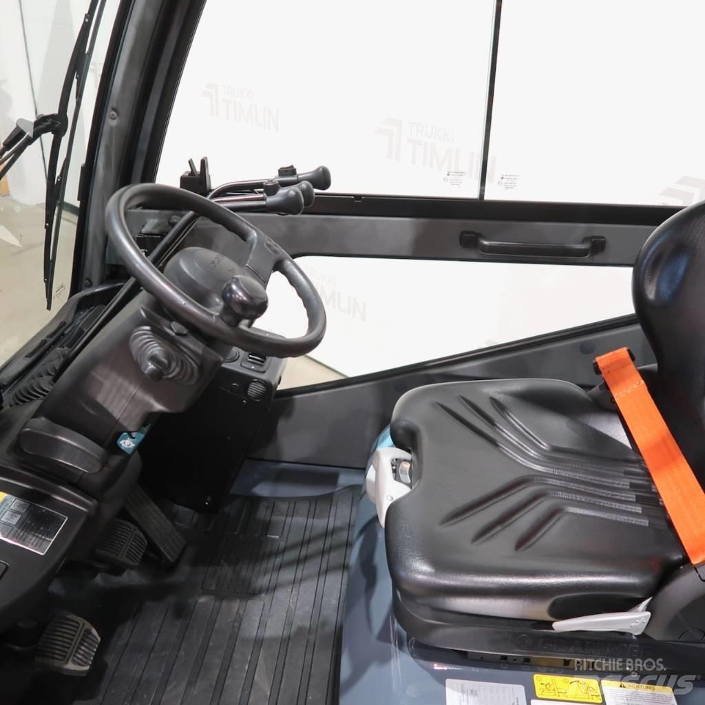 Toyota 02-8FGF30 Камиони с АГУ