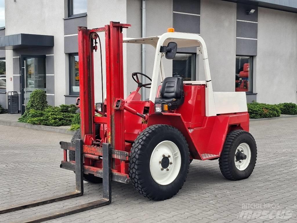 Manitou MC 25 Камиони за херавни местности