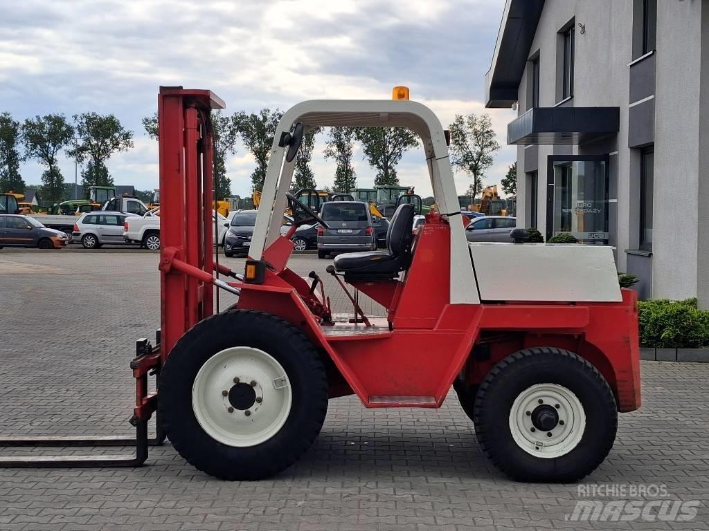 Manitou MC 25 Камиони за херавни местности