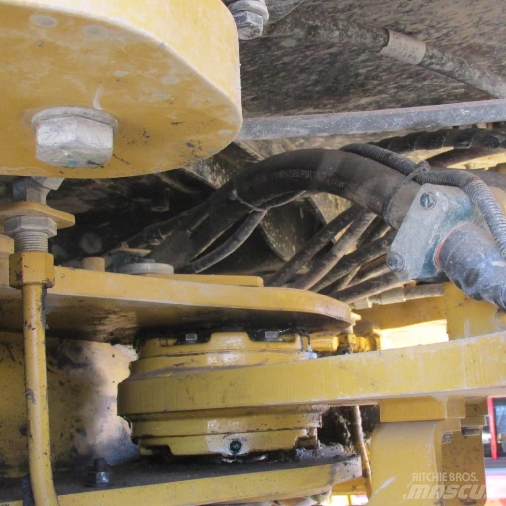 CAT CAT 966L Колесни товарачи