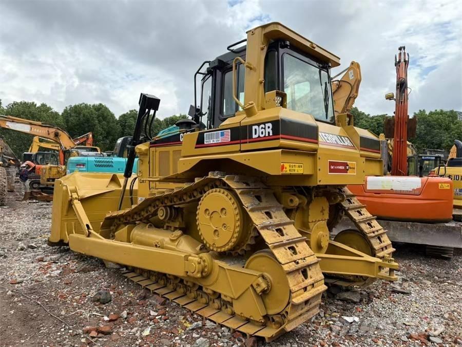 CAT D 6 R Верижни булдозери
