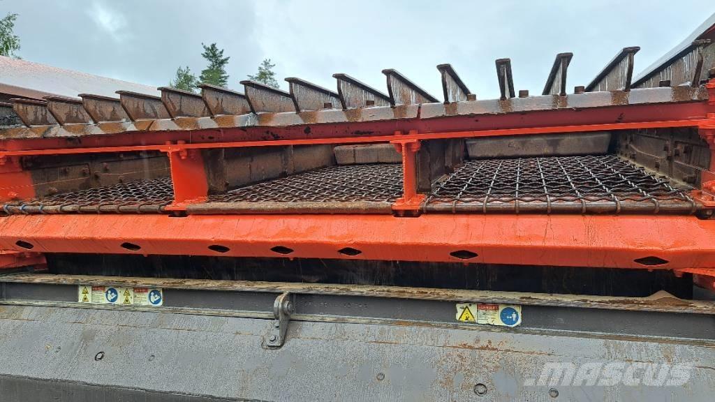 Sandvik QE 141 Мобилни скрийнери
