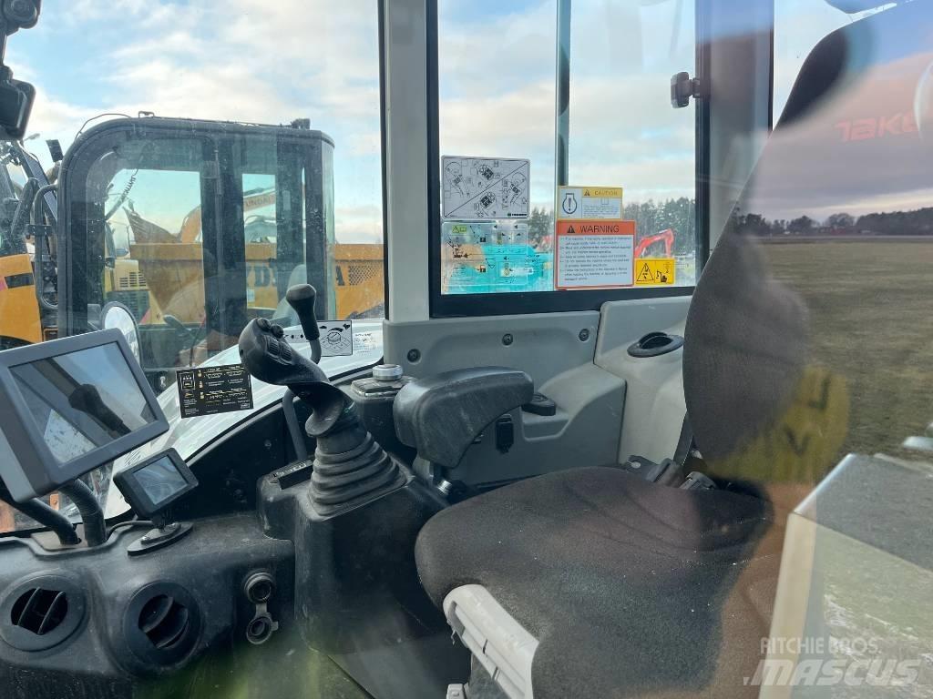Takeuchi TB 370 Средни екскаватори 7т - 12т