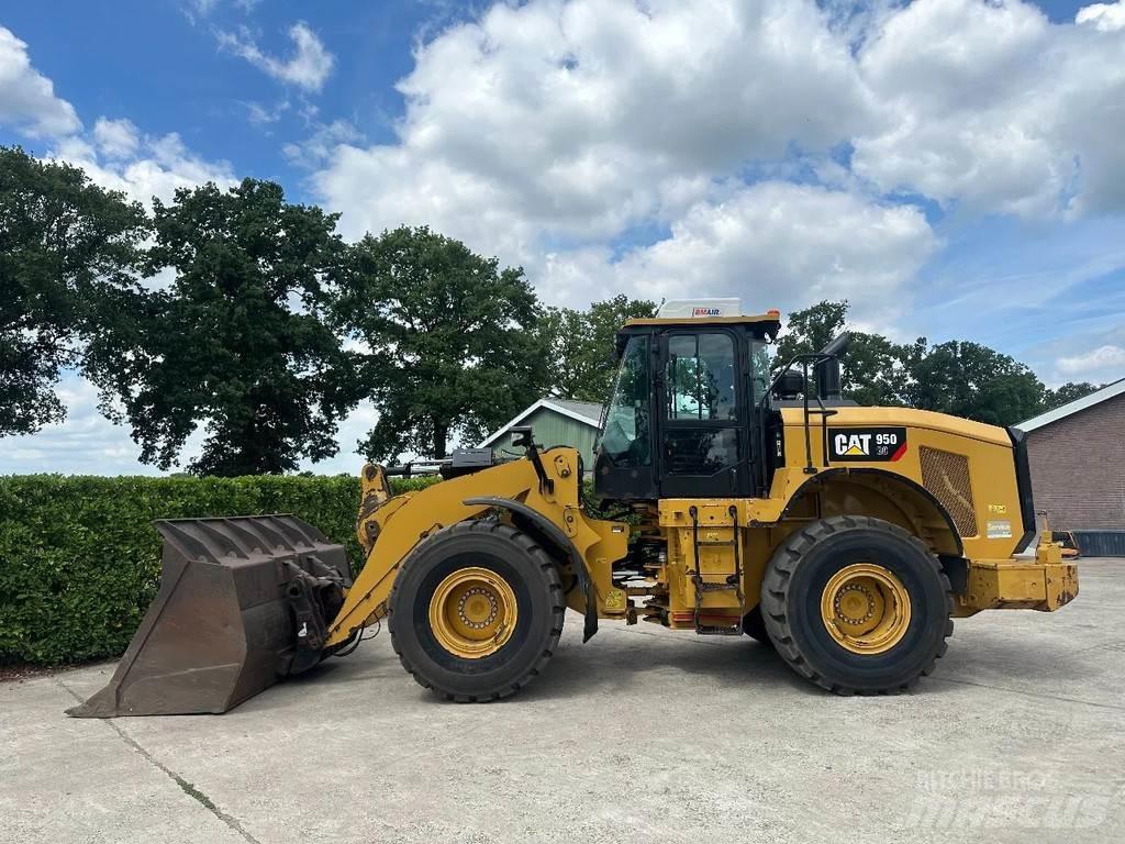 CAT 950G Колесни товарачи