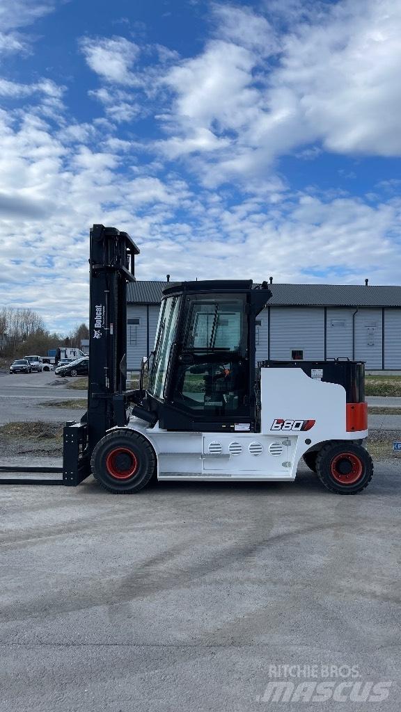Bobcat B80NS Електрически вилични кари-повдигачи