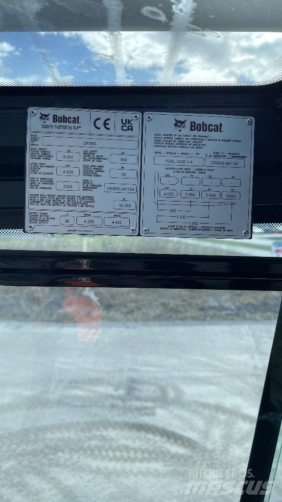 Bobcat B80NS Електрически вилични кари-повдигачи