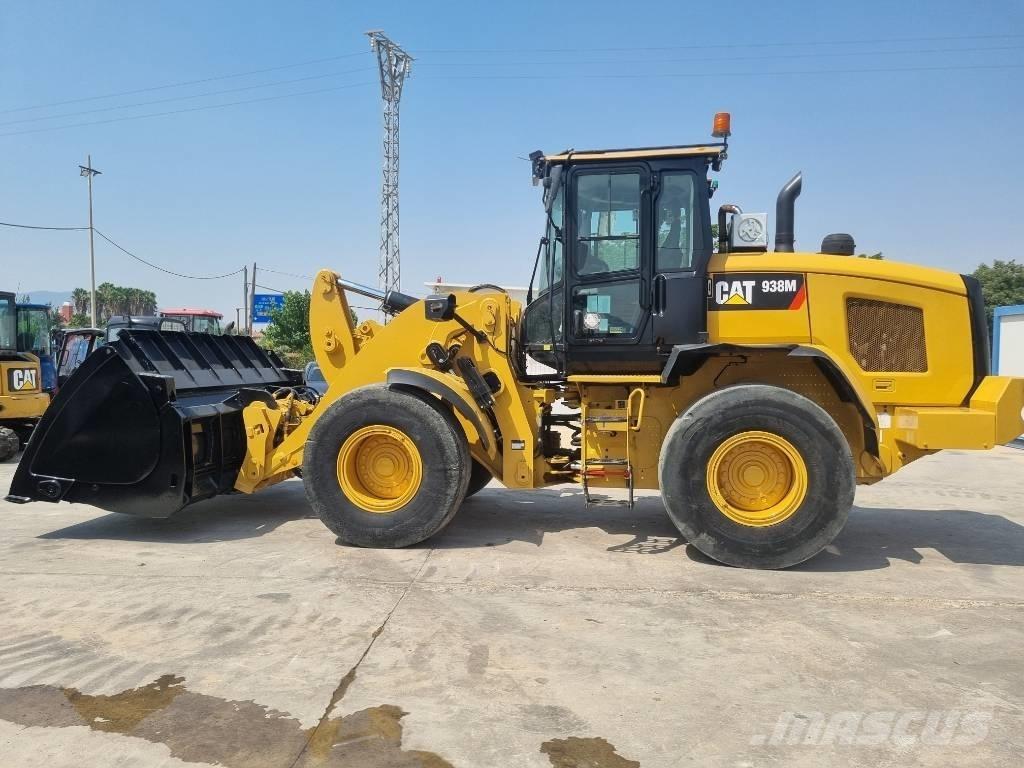 CAT 938 M Колесни товарачи