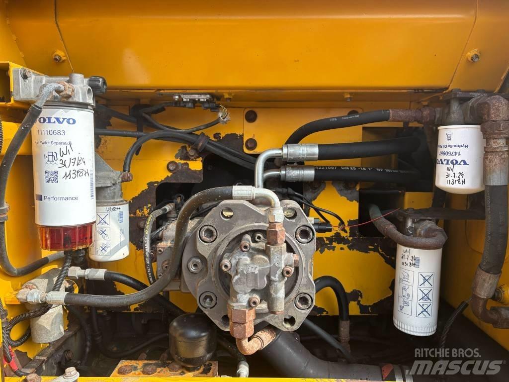 Volvo EC 220 DL Верижен екскаватор