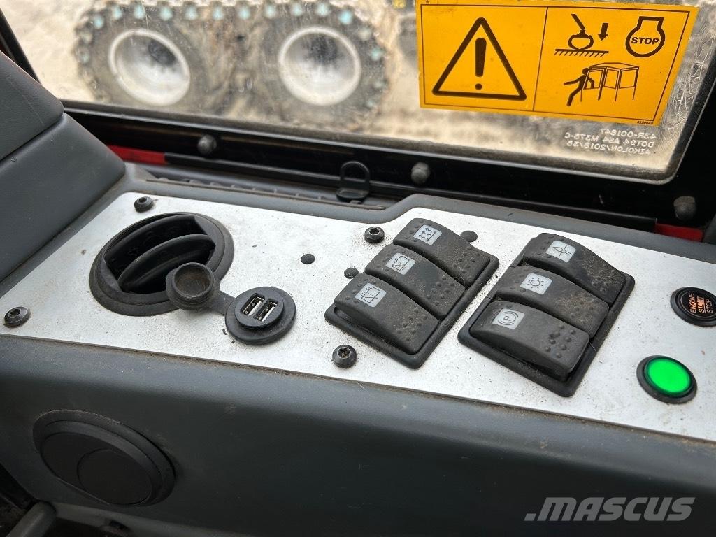 Komatsu 895 Форуардери