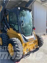 John Deere 324G Мини товарачи
