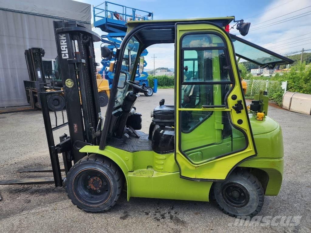 Clark gts30de Дизелови камиони