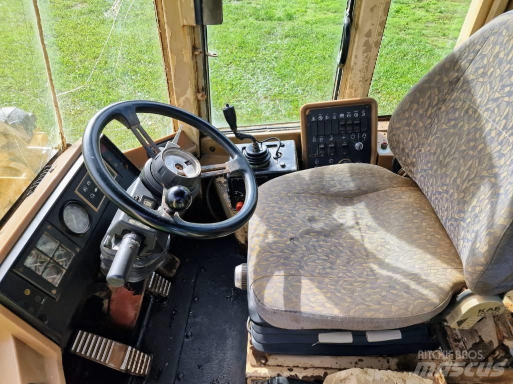 CAT 924F Колесни товарачи