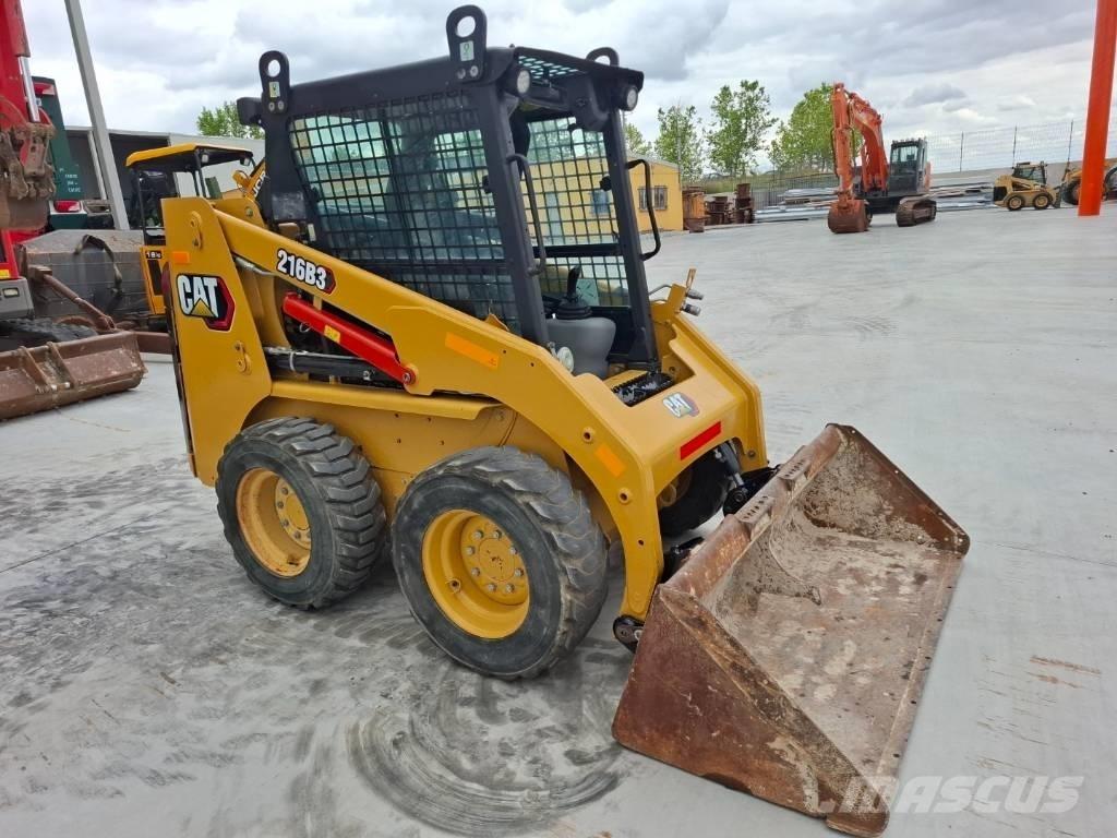 CAT 216 B 3 Мини товарачи
