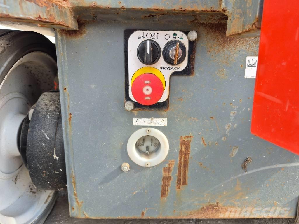 SkyJack SJ 4740 Ножични работни платформи