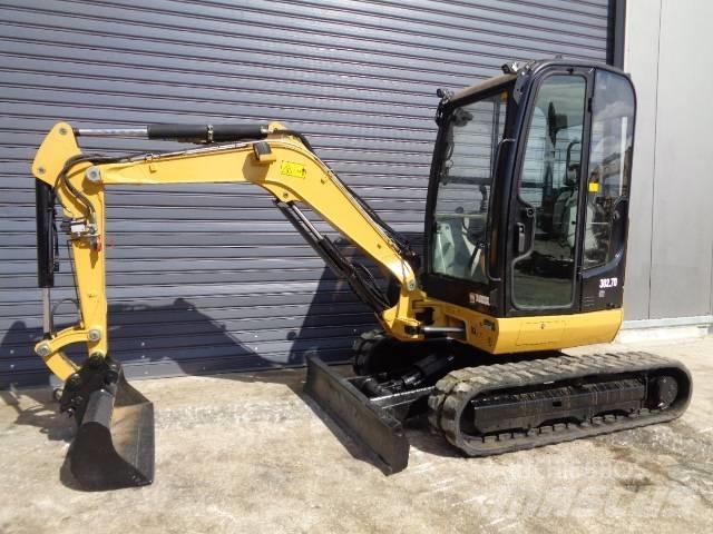 CAT 302.7 D Мини екскаватори < 7 т
