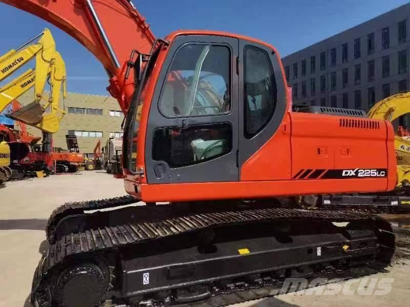 Doosan DX 225 Верижен екскаватор