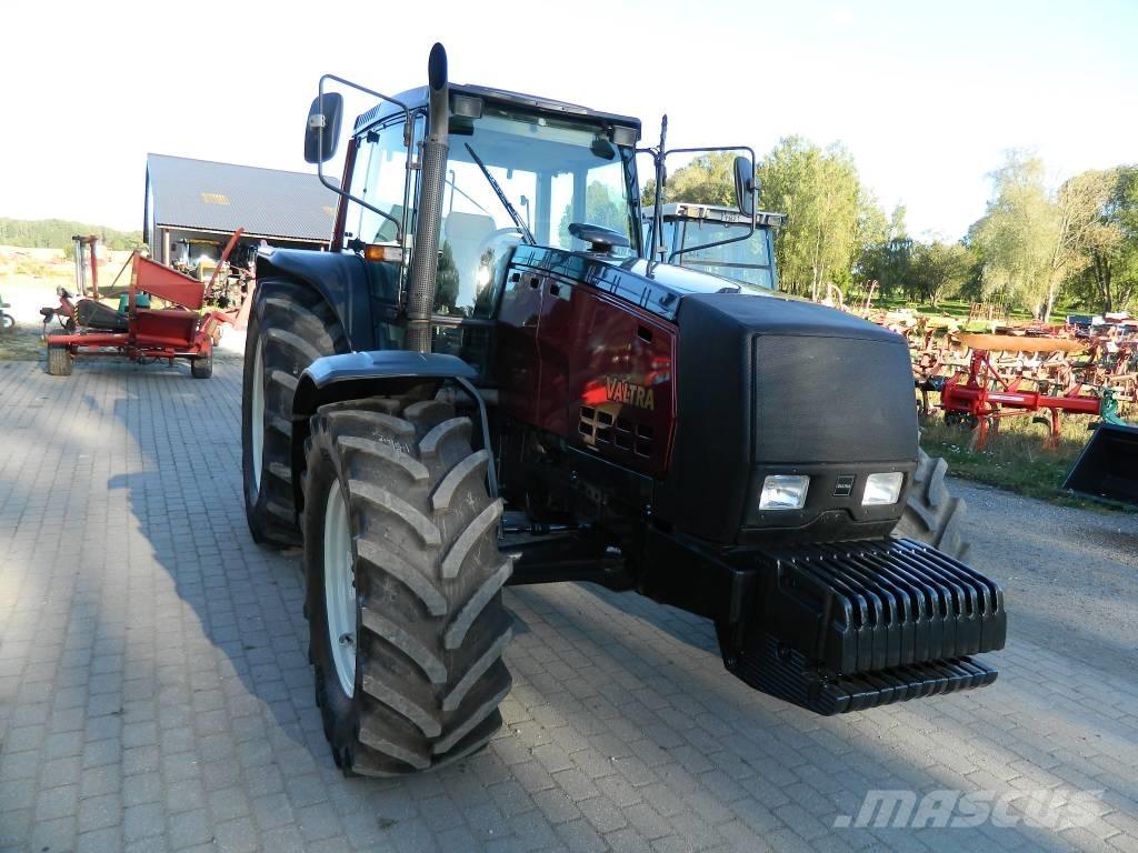Valtra 8550 Трактори