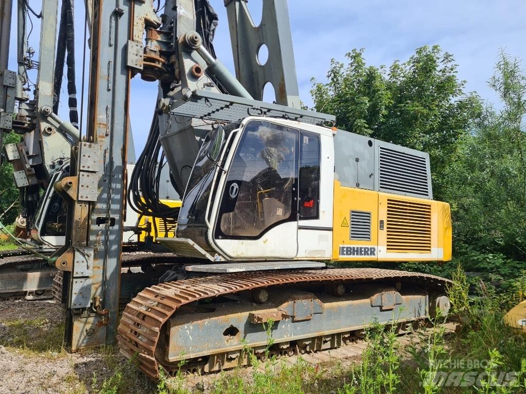 Liebherr LRB 155 Пилоти
