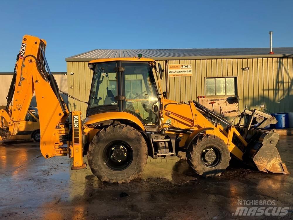 JCB 3CX Товарач със заден ексватор
