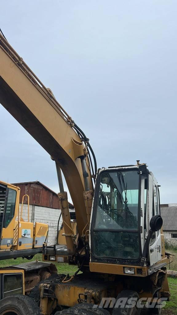 Liebherr A 904 Стрели и рамена
