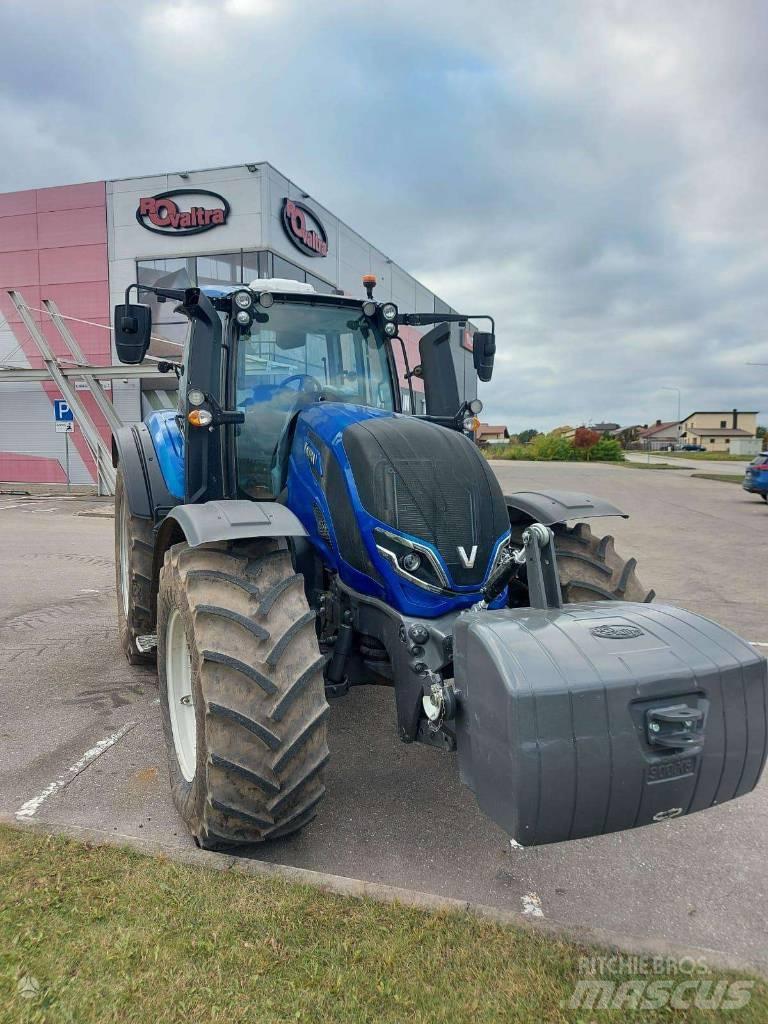Valtra T235V Трактори