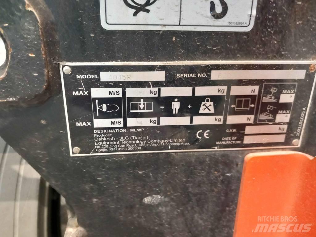 JLG 4045R Ножични работни платформи