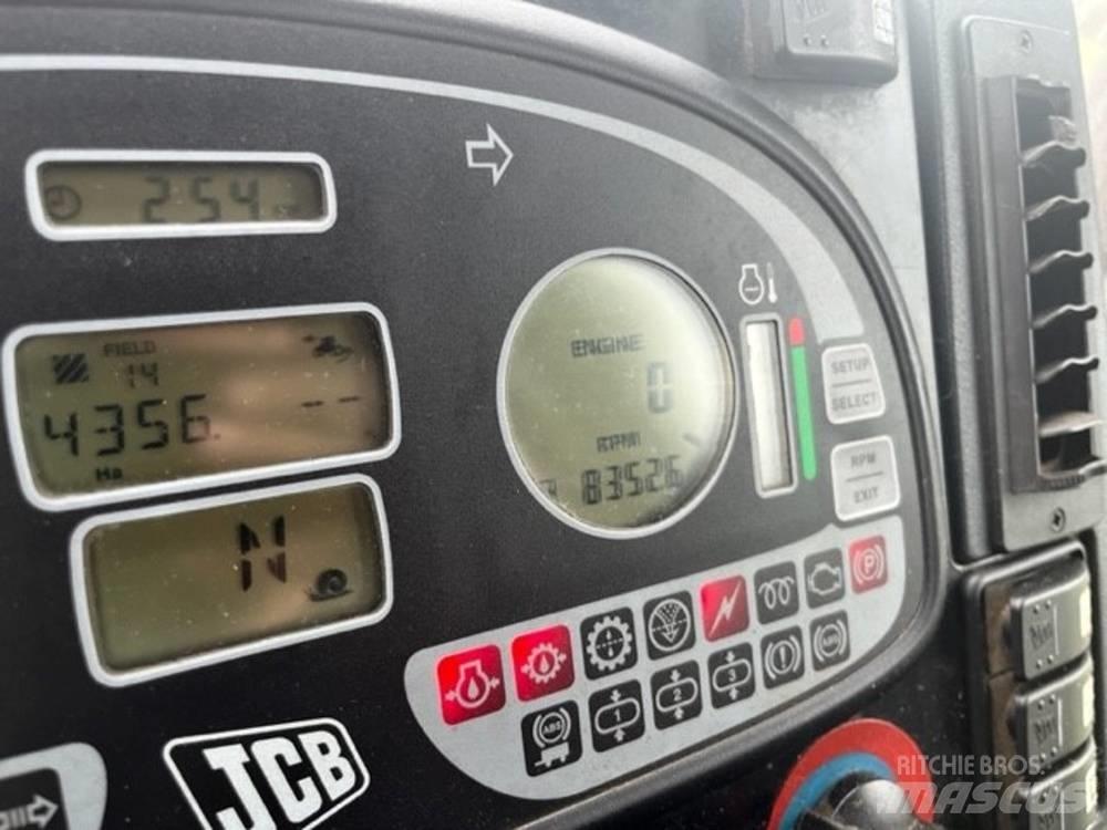 JCB Fastrac 2155 Трактори