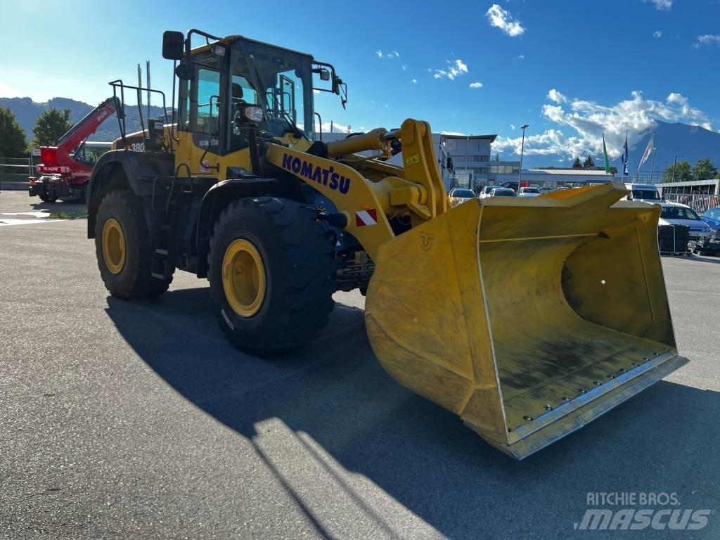 Komatsu WA380-8E0 Колесни товарачи
